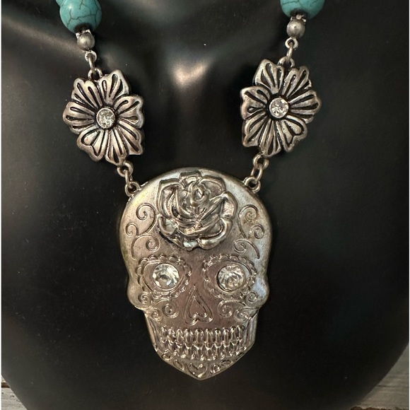 Vintage Silver Tone Skull Necklace Turquoise Beads Rhinestone Eyes - Picture 1 of 10